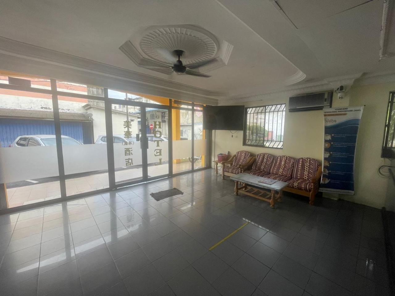 Oyo 90914 Hotel Mei Wah Kampong Selanchor Luaran gambar